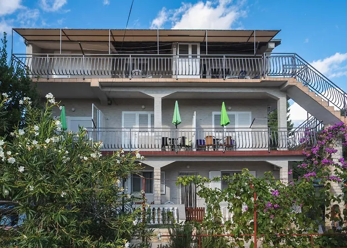 Suma Apartman Pakostane